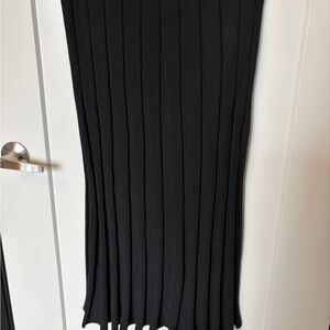 H&M Black Ribbed Pencil Skirt